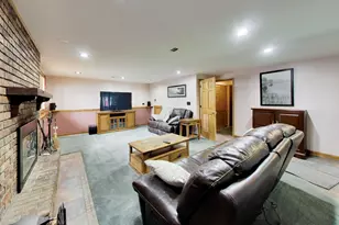 650 Nassau Dr, Roselle, IL 60172 - Photo 24