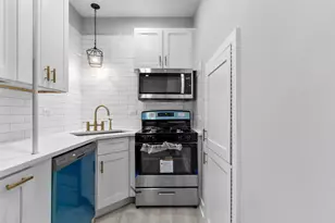 1127 W Farwell Ave, Chicago, IL 60626 - Photo 8
