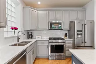 3248 N Sheffield Ave, Chicago, IL 60657 - Photo 10