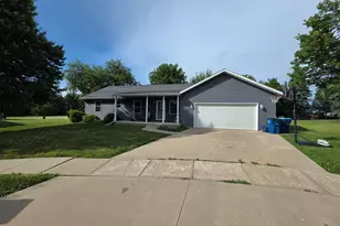 563 Pine Meadow Dr, Dixon, IL 61021 - Photo 32