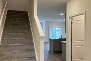 2204 Horseshoe Cir, Naperville, IL 60564 - Photo 2