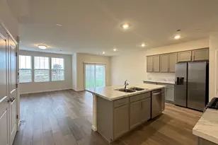 2204 Horseshoe Cir, Naperville, IL 60564 - Photo 6