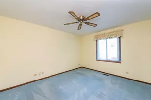 17505 W Woodland Dr, Grayslake, IL 60030 - Photo 16