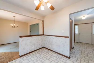 17505 W Woodland Drive, Grayslake, IL 60030 - Photo 14
