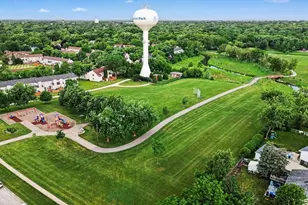 7555 Waterford Dr, Hanover Park, IL 60133 - Photo 32