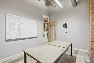 824 W Superior St, Chicago, IL 60642 - Photo 16