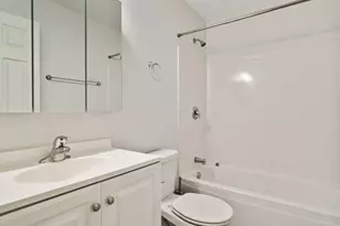 170 S Waters Edge Dr S, Glendale Heights, IL 60139 - Photo 12