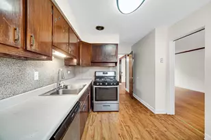 7248 N Ridge Blvd, Chicago, IL 60645 - Photo 10