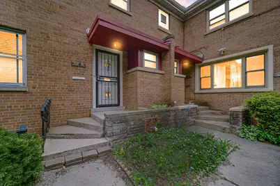 7248 N Ridge Boulevard, Chicago, IL 60645 - Photo 2