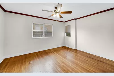 7248 N Ridge Boulevard, Chicago, IL 60645 - Photo 12