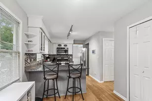 57 S Emerald Ave, Mundelein, IL 60060 - Photo 6