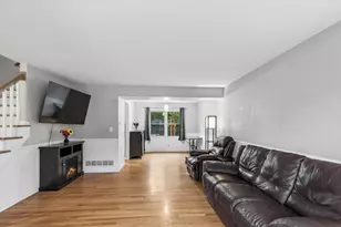 57 S Emerald Ave, Mundelein, IL 60060 - Photo 4