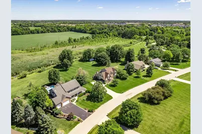 38W070 Spring Green Way, Batavia, IL 60510 - Photo 2