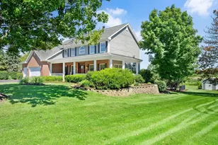 38W070 Spring Green Way, Batavia, IL 60510 - Photo 4