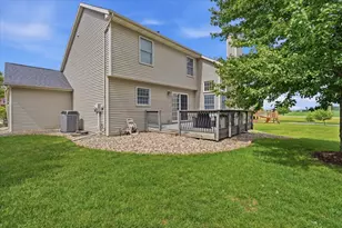 9 Brookline Ct, Bloomington, IL 61705 - Photo 40