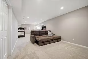 9 Brookline Ct, Bloomington, IL 61705 - Photo 34