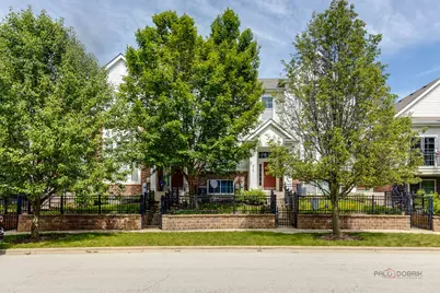 533 Plaza Place, Aurora, IL 60504 - Photo 2