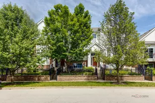 533 Plaza Pl, Aurora, IL 60504 - Photo 2