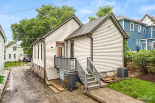255 Bartlett Pl, Elgin, IL 60120 - Photo 16