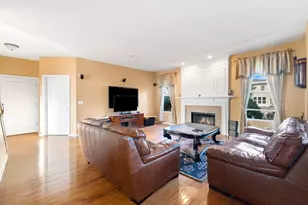 269 S Palmer Dr, Bolingbrook, IL 60490 - Photo 4