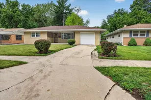 404 Fairview Blvd, Rockford, IL 61107 - Photo 2