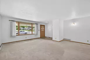 404 Fairview Blvd, Rockford, IL 61107 - Photo 6