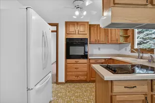 404 Fairview Blvd, Rockford, IL 61107 - Photo 10