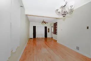 4206 W Henderson St, Chicago, IL 60641 - Photo 4