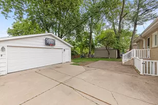 1500 Carson Dr, Homewood, IL 60430 - Photo 24