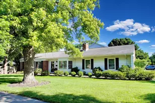 800 Hunter Rd, Glenview, IL 60025 - Photo 2