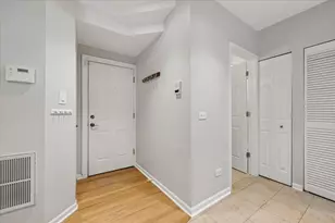 2215 N Bissell St, Chicago, IL 60614 - Photo 2