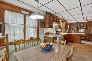 215 W Harrison St, Belvidere, IL 61008 - Photo 26
