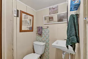 215 W Harrison St, Belvidere, IL 61008 - Photo 42