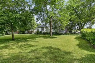 215 W Harrison St, Belvidere, IL 61008 - Photo 44