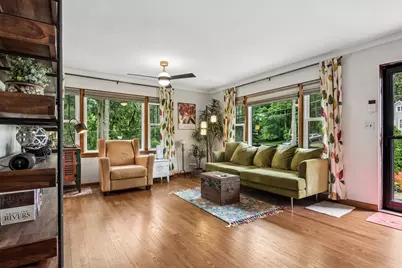 426 Concord Avenue, Fox River Grove, IL 60021 - Photo 2
