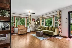 426 Concord Ave, Fox River Grove, IL 60021 - Photo 2