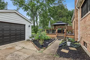 426 Concord Ave, Fox River Grove, IL 60021 - Photo 16