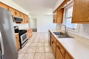 2337 Golfview Dr, Joliet, IL 60435 - Photo 10