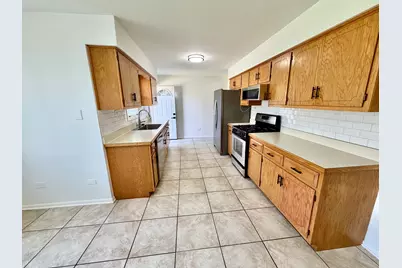 2337 Golfview Drive, Joliet, IL 60435 - Photo 8