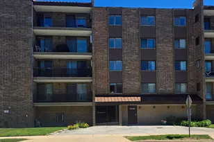 828 Graceland Ave, Des Plaines, IL 60016 - Photo 2
