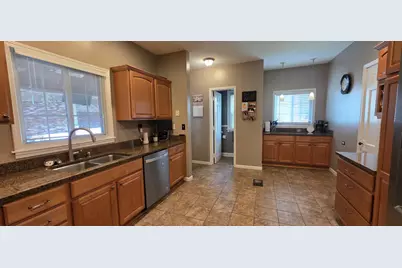 981 S Evergreen Avenue, Kankakee, IL 60901 - Photo 8