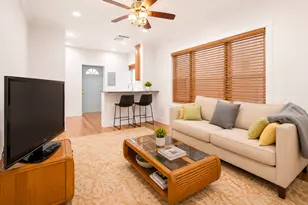 446 W Arlington Pl, Chicago, IL 60614 - Photo 2