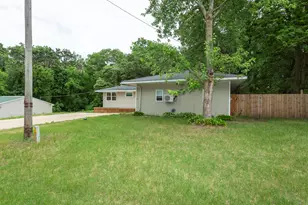 1572 Winnetka St, Dixon, IL 61021 - Photo 2