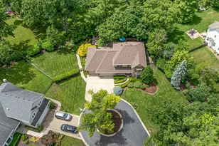 7806 Regency Grove Dr, Darien, IL 60561 - Photo 2