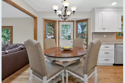 7806 Regency Grove Drive, Darien, IL 60561 - Photo 10