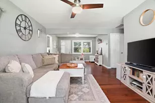 2512 Highland Dr, Lindenhurst, IL 60046 - Photo 12