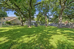 2512 Highland Dr, Lindenhurst, IL 60046 - Photo 20