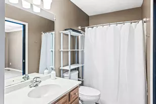 2102 Pacific Ave, Bloomington, IL 61701 - Photo 18