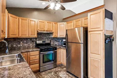 2102 Pacific Avenue, Bloomington, IL 61701 - Photo 10