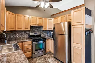 2102 Pacific Ave, Bloomington, IL 61701 - Photo 10